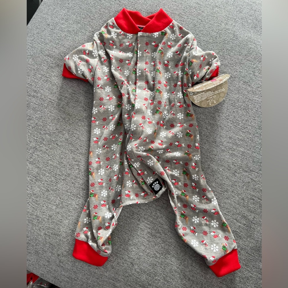 Size medium‎ dog pajamas with dachshund print.